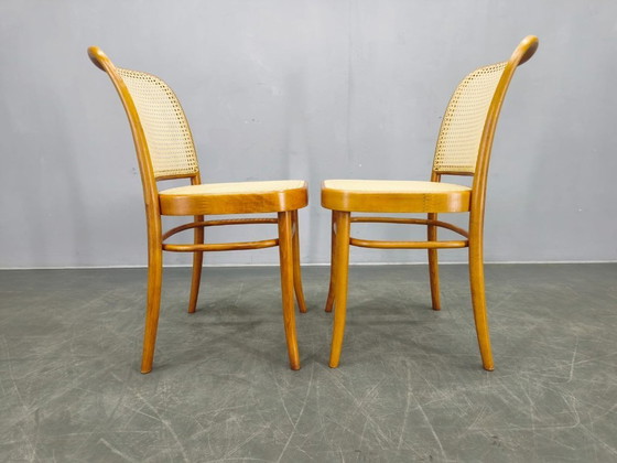 Image 1 of Set van 4 TON Bentwood stoelen nr. 811 naar Hoffmann, jaren 1990