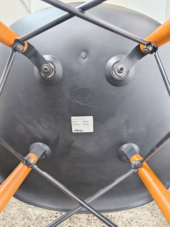 Image 1 of Vitra – Eames Plastic Side Chair DSW, color black