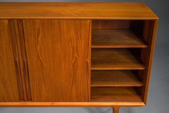 Image 1 of  Model 19 Teakhouten dressoir van Gunni Omann voor Omann Jun, Denemarken, jaren 60