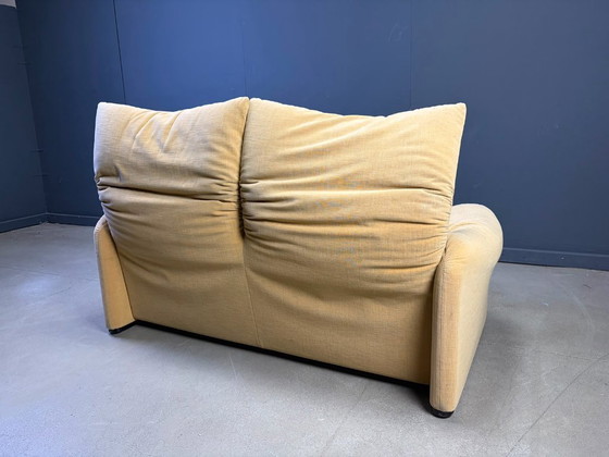 Maralunga Sofa by Vico Magistretti for Cassina – Textile (photo 8 of 10)