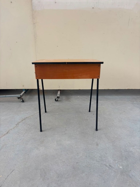 Tavolino vintage in legno Mid-Century con gambe in metallo nero – anni '60 – Tavolini, Wood (photo 7 of 7)
