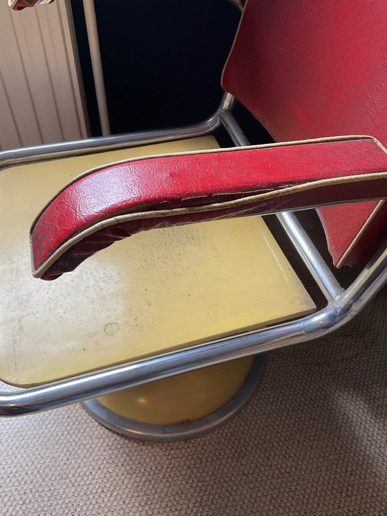 Image 1 of Alter Friseurstuhl