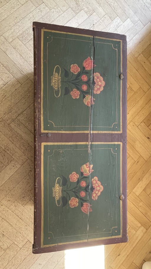 Cassapanca antica dipinta a mano