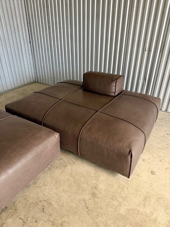 Image 1 of BAXTER - Excepcional sofá modular Panama Bold de Paola Navone en piel color ciruela polaca.