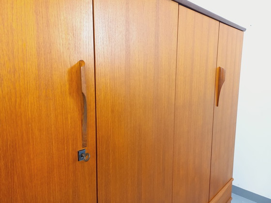Image 1 of Armoire vintage style scandinave en teck des années 60