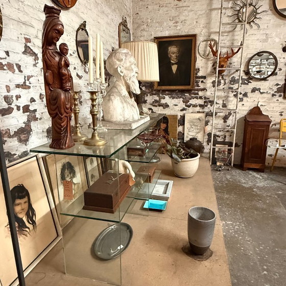 Image 1 of Vitrine à plusieurs niveaux, table d'appoint/vitrine ouverte