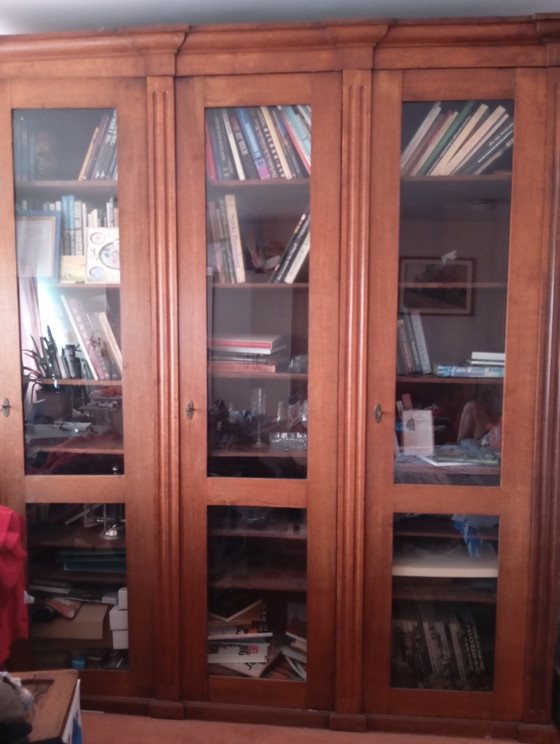 Image 1 of Antique driedeuren boekenkast (begin XIX eeuwe)