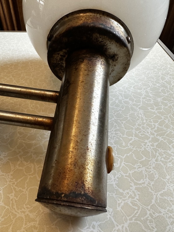 Modernistische Wandleuchte aus Opalglas und verchromtem Metall – Wandleuchten (photo 4 of 15)
