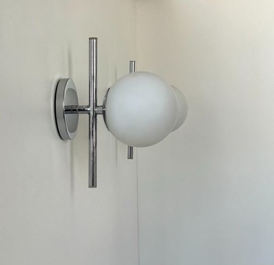 Image 1 of Coppia di applique vintage in cromo e opalina, Francia 1970