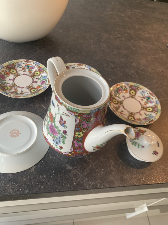 Image 1 of Teapot with 6 plates