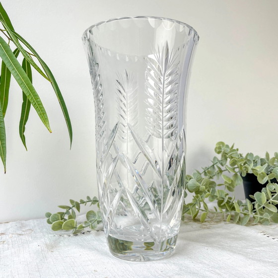 Vintage crystal vase with chiseled pattern (photo 5 of 9)