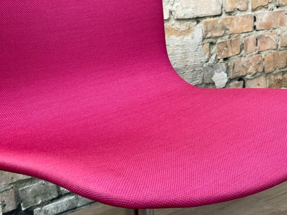 Hay AAC 11 Swivel, Purple-pink fabric | Hee Welling, Swivel chairs, Textile, Metal, Modern (photo 13 of 15)