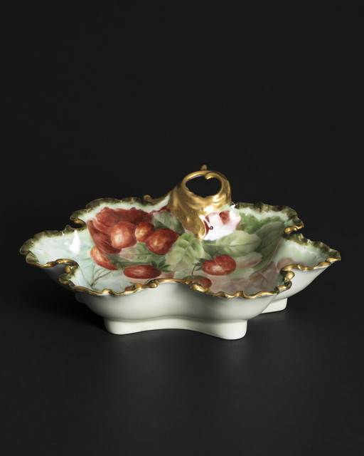 Ancienne coupe Rosenthal Monbijou peinte à la main avec des fraises, vers 1900