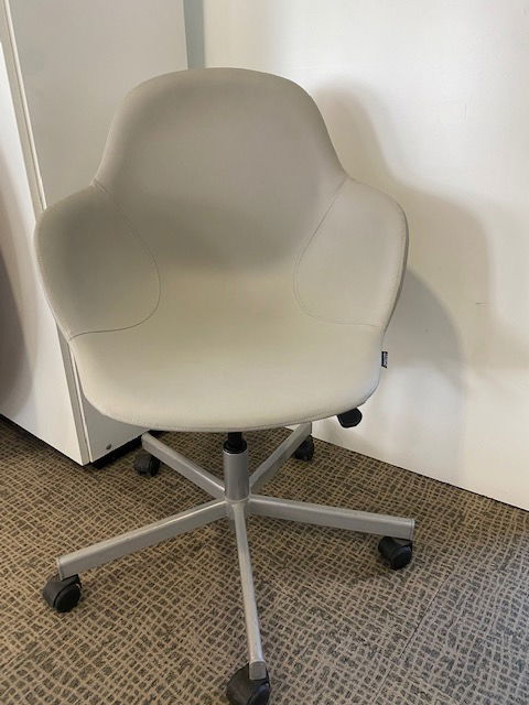 Sedia da ufficio di design Offecct - grigia