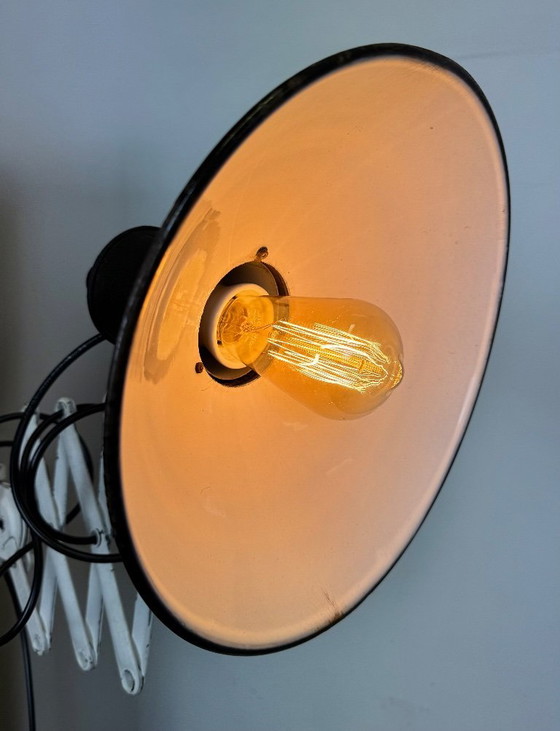 Image 1 of Lampada da parete industriale a forbice in smalto nero, anni '50