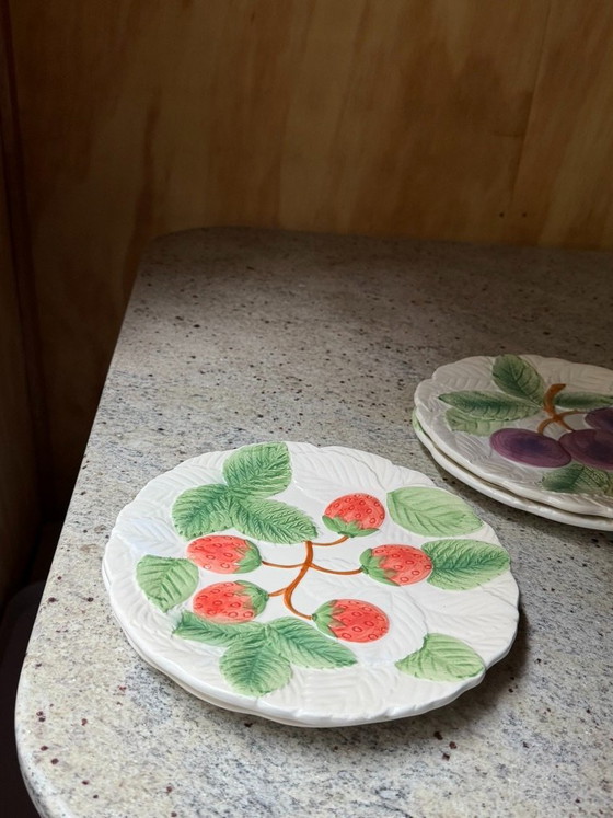 Vintage Japanese Majolica Fruit Plates, Set of 4, Embossed Ceramic Fruit Dessert Plates, Made in Japan (photo 17 of 19)