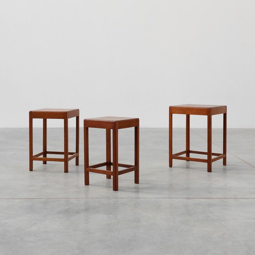 Juego de 3 mesas apilables de madera de roble en estilo Art Decó, Francia ca. 1925