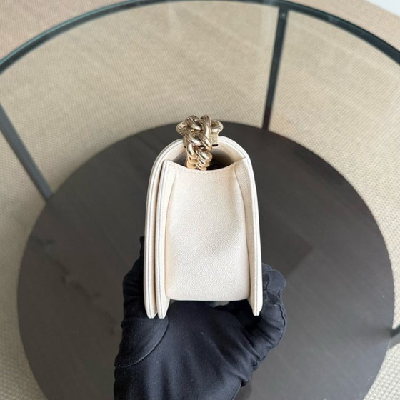 Image 1 of Chanel Boy Small - Pelle trapuntata color crema/bianco caviale con finiture dorate 27