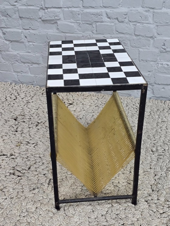 Image 1 of Tavolino portariviste vintage con piano in piastrelle di ceramica e portaoggetti in corda intrecciata, anni '60.