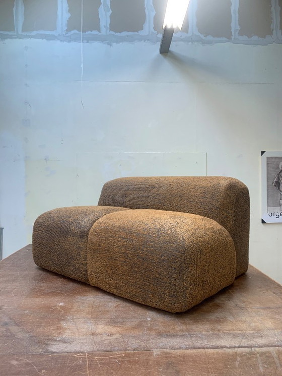 Image 1 of Divano lounge scultoreo - Unica in bouclé kiwi (2 posti, 140 cm)