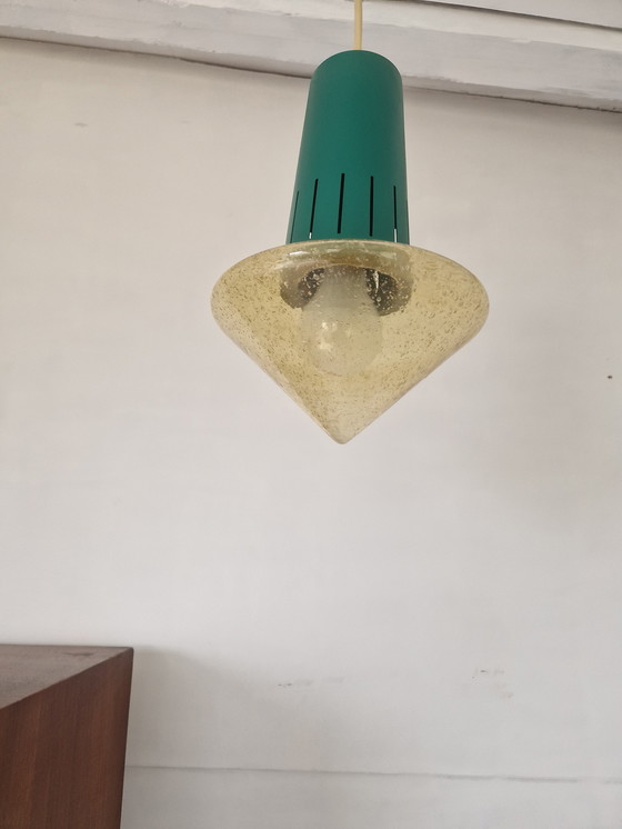 Image 1 of Deux lampes pendantes vintage de l'ère atomique