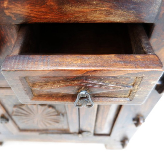 Image 1 of Aparador rústico español del siglo XX - 2 cajones