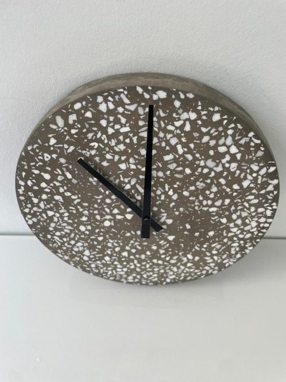 Image 1 of Moderne terrazzo wandklok – betonlook design