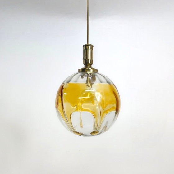Image 1 of Lampada a sospensione italiana in vetro di Murano anni '60 in ottone con vetro di Murano colorato