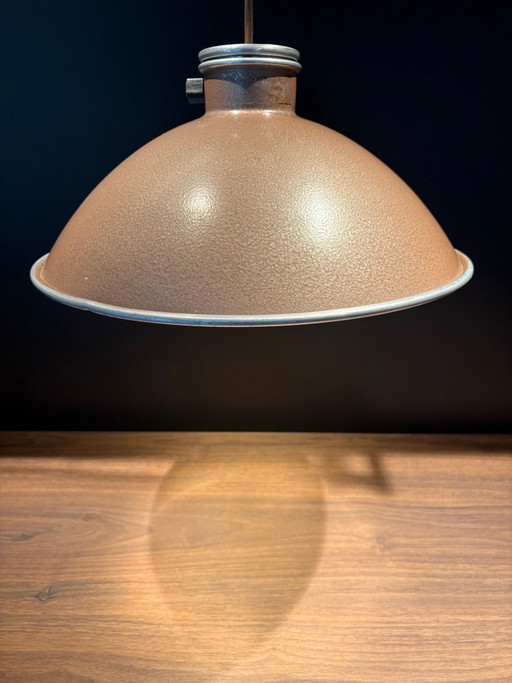 Suspension vintage en aluminium marron