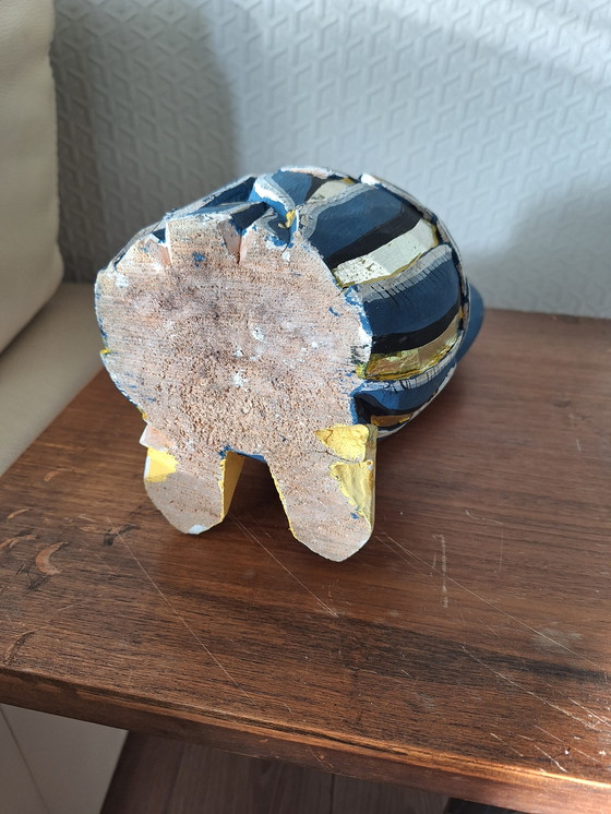 Image 1 of Estatua antigua pintada de un pájaro