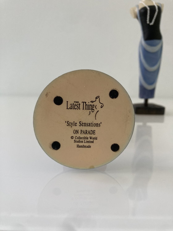 Image 1 of Twee collectables van The Latest Thing