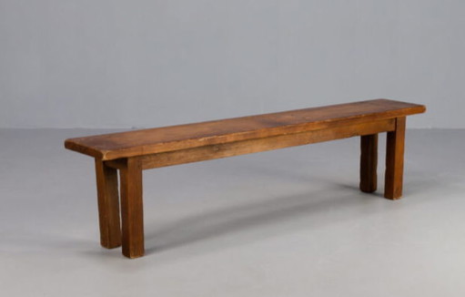 Banco vintage de madera de roble brutalista