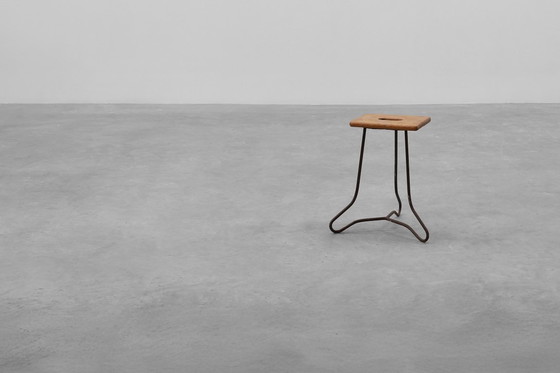 Image 1 of Sgabello industriale modernista in ferro e doghe di quercia, Francia, ca. 1910