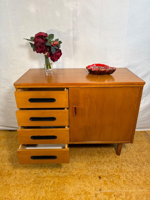 Petit buffet vintage en teck, style scandinave, années 1960 | Compact et élégant. Un superbe buffet vintage (photo 2 of 8)