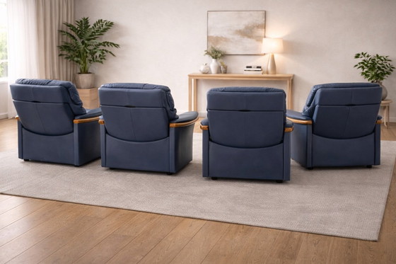 Image 1 of Ekornes Stressless — Lot de 4 fauteuils pivotants réglables — Cuir bleu et hêtre