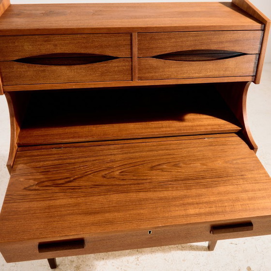 Image 1 of MK11155 Scrivania in teak restaurata