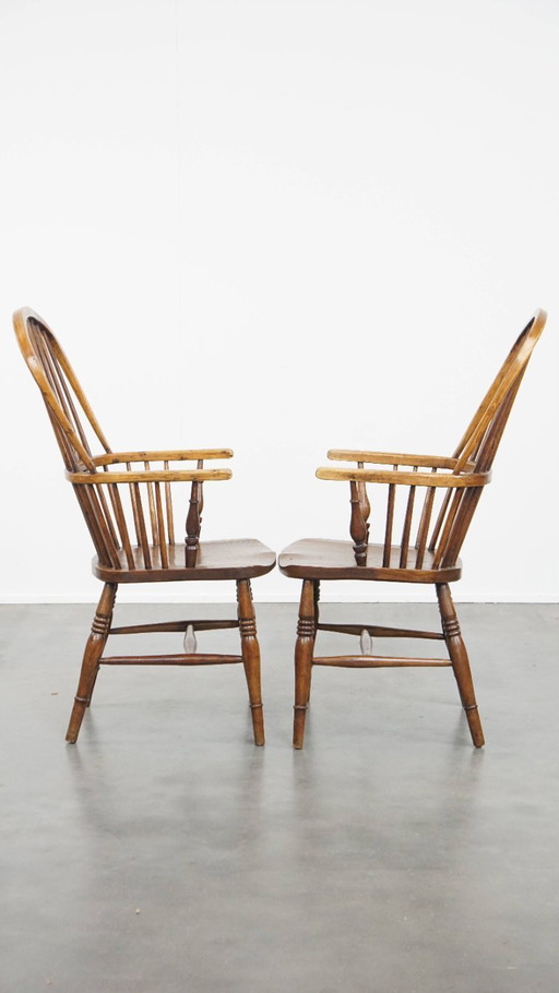 2 x Antique English Windsor chair from the 19th century made of elm wood