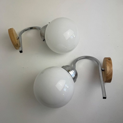 PAIRE D’ANCIENNES APPLIQUES EN OPALINE VINTAGE