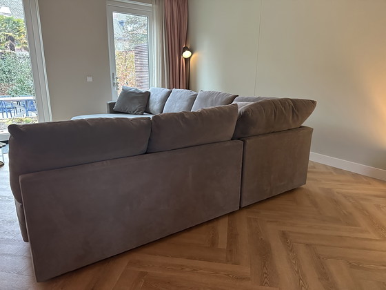 Image 1 of Banco gris de Crate & Barrel