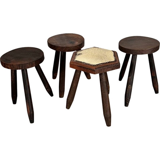 Satz von 4 dreibeinigen Hockern im Vintage-Stil mit Kuhfellbezug