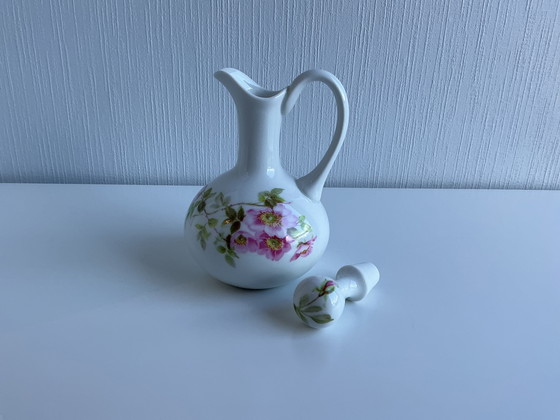 Image 1 of Jarra de aceite o vinagre de porcelana antigua