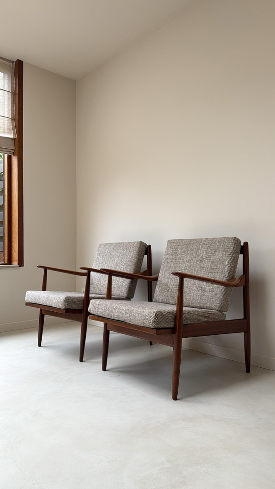 Image 1 of Twee Vintage Deense Teak Houten Fauteuils