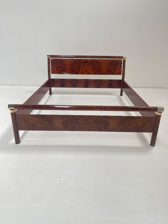 Image 1 of Cadre de lit vintage italien moderne en bois de ronce