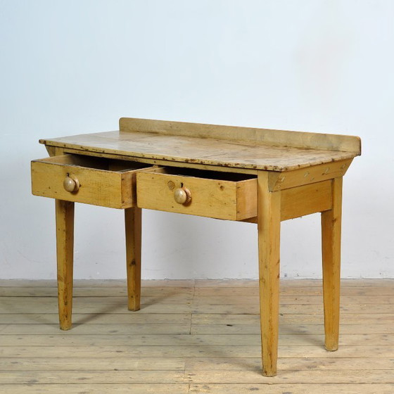 Image 1 of console, vers 1930