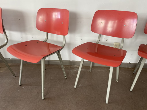 4x Ahrend / Revolt stoel (7 september 1965)