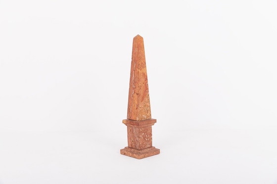 Image 1 of Obelisco in travertino di Piero Fornasetti