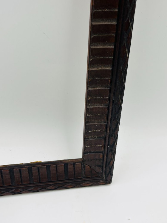 Image 1 of Vintage donkerhouten guillochelijst 33x28