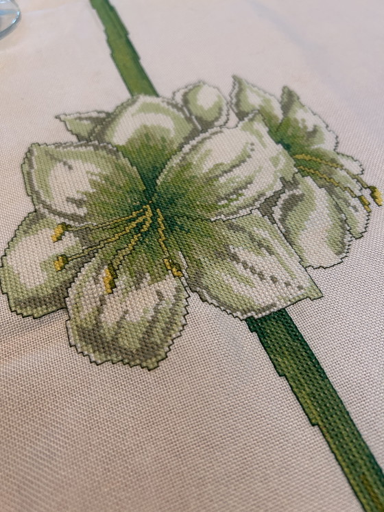 Image 1 of Uniek handgeborduurd tafelkleed