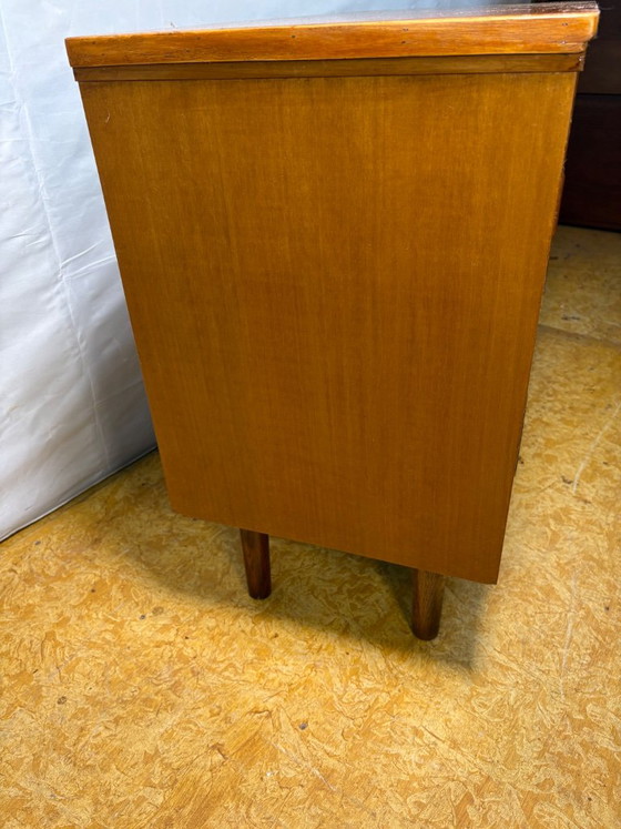 Petit buffet vintage en teck, style scandinave, années 1960 | Compact et élégant. Un superbe buffet vintage (photo 7 of 8)