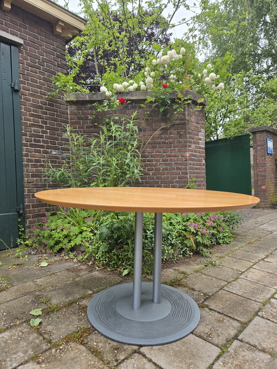 Image 1 of Leolux trias ronde design eettafel Hugo de Ruiter jaren 90